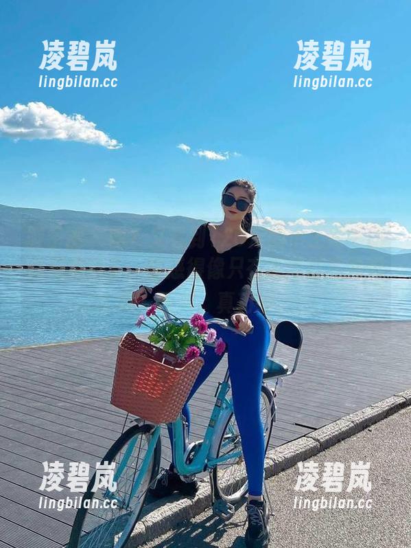120斤的小王同学 微密圈 - 嗯?又看到120斤的小王同学的套图更新了,性感得像只在花间游荡的蝴蝶,啧啧,真巧妙。