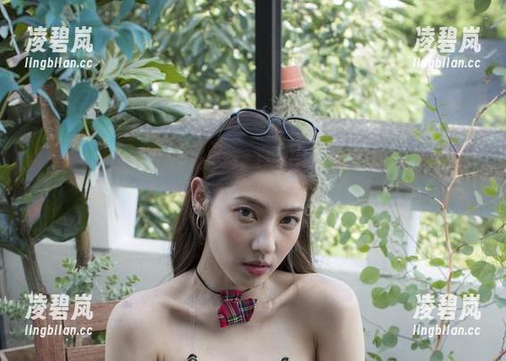 今天G.su(全智秀)的新更新，LEEHEEEXPRESS-LELV，我的好奇心又被调动起来了！