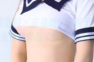 GIRLT果团网 – 在花嫁的图册里，酸酱兔俏皮的举动总让人捧腹。