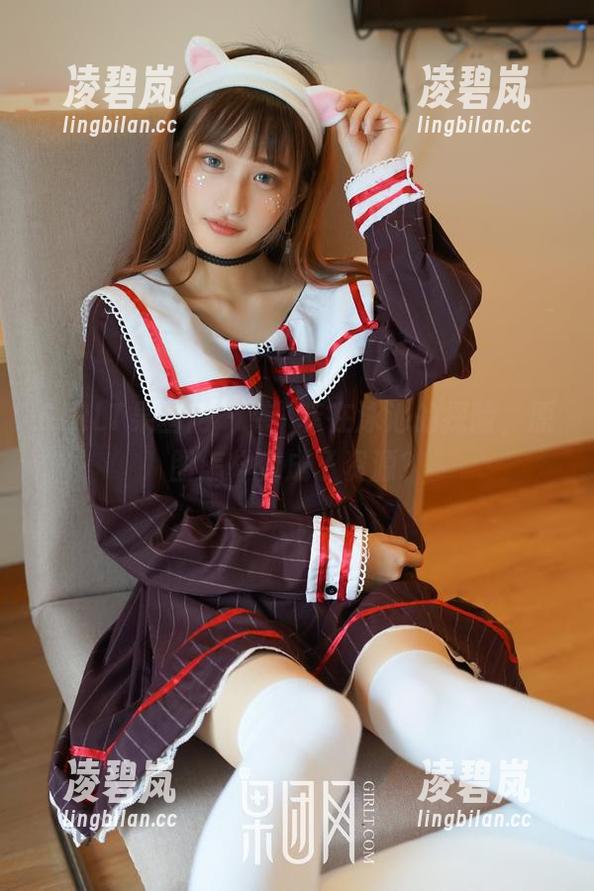 GIRLT果团网 - 龚玥菲在泳池的探险，原图怎样变成了资源？