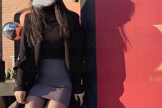 微密圈 – July芝岚的女友？不，更多照片在图包里等你叨！
