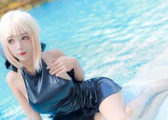 原图在线！Kitkat Cosplay教你如何用芭芭拉·冈希尔德的姿态撑起你的VIP尊严资源