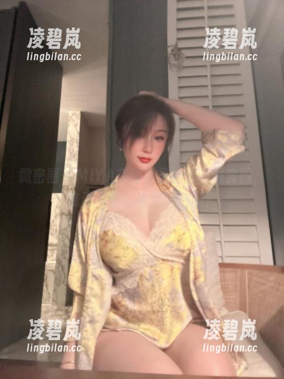 MIYA 微密圈 - MIYA在温泉里的比基屁套图,谁说不可以泡澡时拍照?