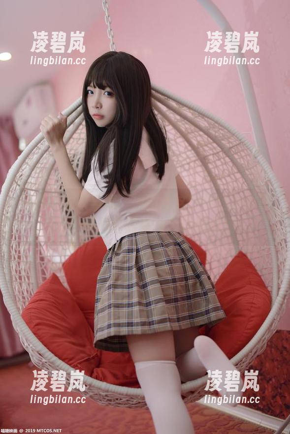 精选半袖双马尾，原图里这活泼的小心思，喵糖映画真的是很会玩情调啊。