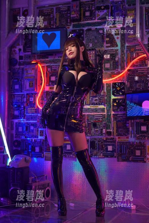 Neko薇薇 Neko薇薇的双马尾写真豪华版:马尾舞动,风中飘扬,这样的画面合适放在梦里吗?