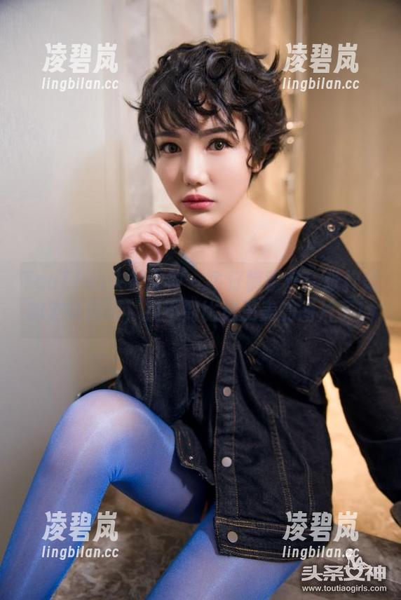 TouTiao头条女神-张梓柔 TouTiao头条女神 - 牛仔裤事件:张梓柔的定制搭配,找不到比这更美的图片了!