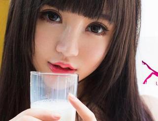 UGirls尤果网 – 信悦儿画室新系列，私拍和原图让天使形象崩塌！