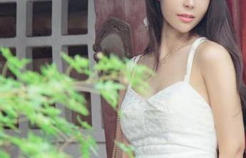 UGirls尤果网 – 更新中的李易童，原图自拍时那种“哎呀，我又没收掖肚子”的姿态，没辙了！