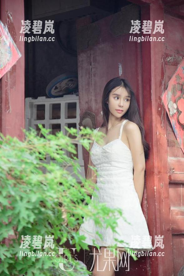 UGirls尤果网 - 更新中的李易童，原图自拍时那种“哎呀，我又没收掖肚子”的姿态，没辙了！
