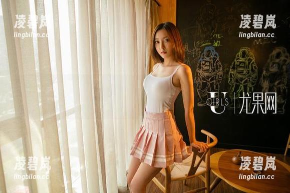 UGirls尤果网-艾小青 UGirls尤果网 - 在艾小青的镜头里,美足的定义又得升华了,来个更新,别错过了!