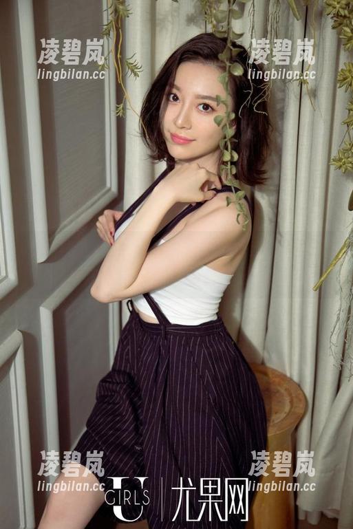 UGirls尤果网 - 不怕晒，个性十足，谭晓彤海边合集带你看最美腱子男沙！