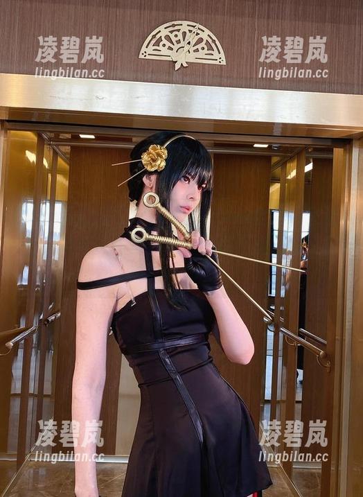 Vinnegal 关于乳胶内衣,Vinnegal的全套图集让我开始考虑冬季新装,谁说不能好看又保暖呢?