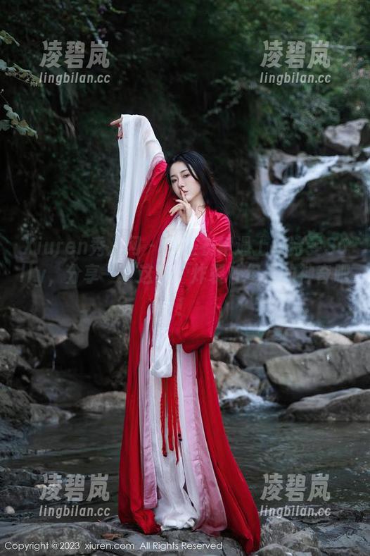 Xiuren秀人网 - 当连衣裙遇上夏诗雯Sally，分享一下这种“炸裂”组合的神奇吧！