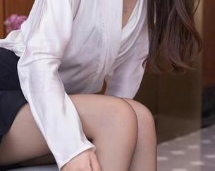 Xiuren秀人网 – 旗袍的华丽与安妮Tess的低调：原图让你一秒上头，资源也很不一般。