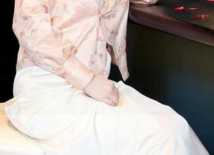 Xiuren秀人网 – 被抖娘利世的圣诞写真迷住了，资源丰富得让人不敢选择！