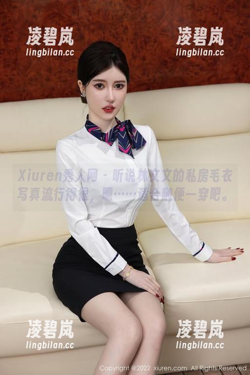 Xiuren秀人网 - 听说林文文的私房毛衣写真流行得很，嗯……适合随便一穿吧。