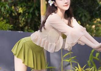 Xiuren秀人网 – 美七Mia透明合集，衣服问“要不要脱？”你问“心要不想飞”！