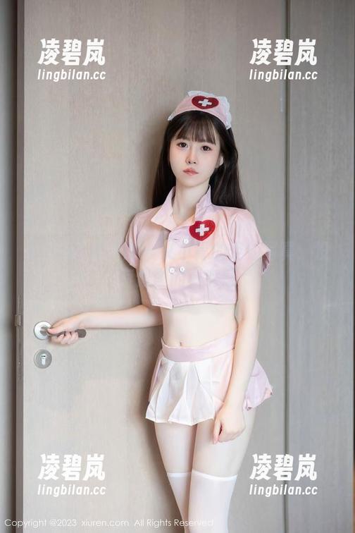 Xiuren秀人网 - 艾小青的空姐写真：没有修图的真实感