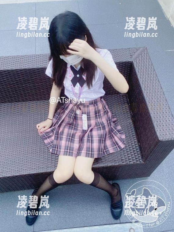 at鲨鱼制修女，美腿一甩，网盘写真来袭！