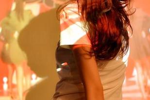 pans – 精选原图，妮妮清纯得乍一看像个邻家妹妹，转头又让人想追。