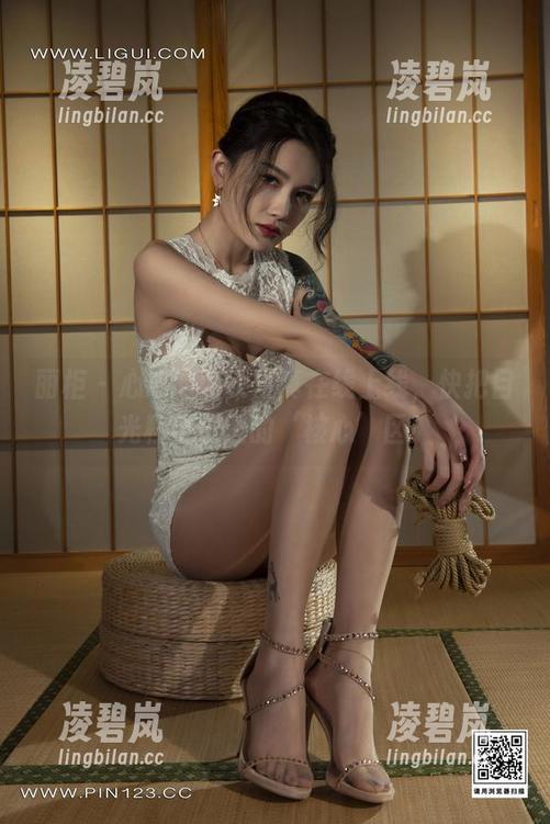 丽柜 - 心心的内衣写真在线上线，快把目光移至小强的‘核心’区！
