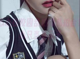 丽柜 – 心心在校园乱拍的私拍合集，不甘心只当书呆子