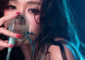 微密圈 – 于芷晴的巫女合集，真有点让人上头，不停地转来转去想抓住什么。