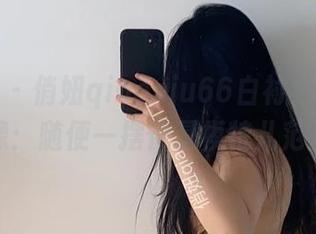 微密圈 – 俏妞qiaoniu66白衬衫私房影像：随便一摆便是模特儿范儿