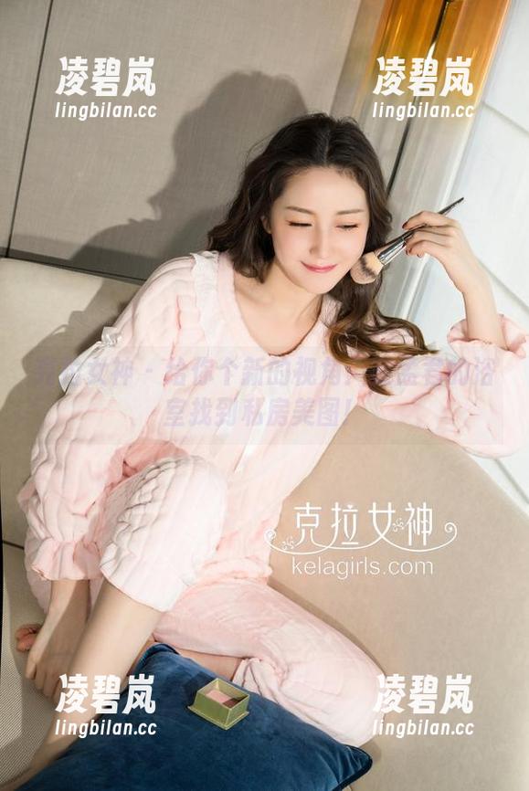 克拉女神 - 给你个新的视角：在孟君的浴室找到私房美图！