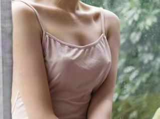 克拉女神 – 钟淇的在线粉色图集，居然让我想到了梦中的棉花糖…