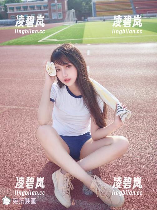 最新写真：黑色套装与兔玩映画的完美交融，看得我有些不淡定。