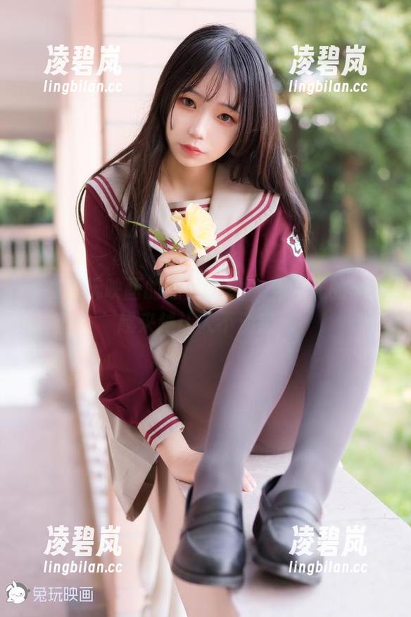 就在兔玩映画的黑丝OL里，无圣光的美图越来越让人不淡定。