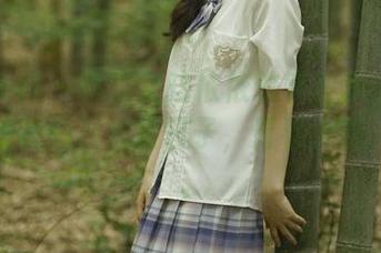 初夏女神 – 邻家女孩依依的毕业季：她的图集让我想起那段日子，青春无敌，嘿嘿。
