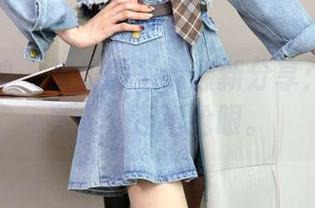 初夏女神 – 柒柒的圣诞最新分享：多了点亮光，还挺抢眼。