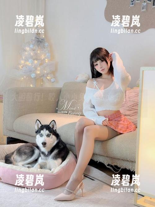 大胆前行！咬人小小兔灰丝cos分享无极限