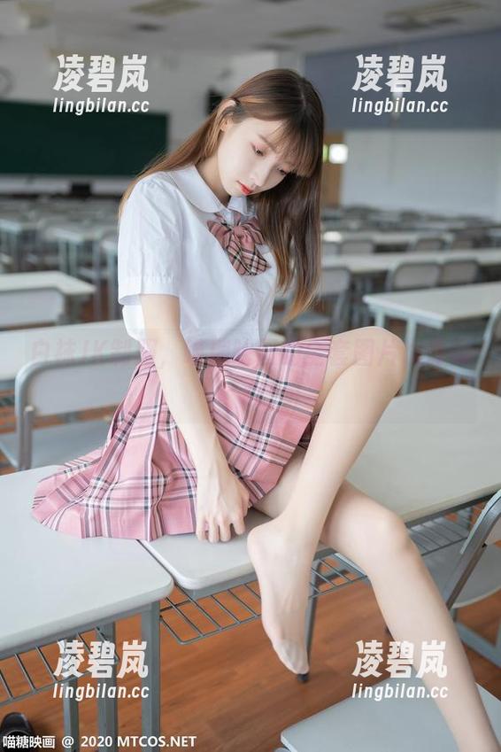 白袜JK制服，喵糖映画的全套图片也许偏心