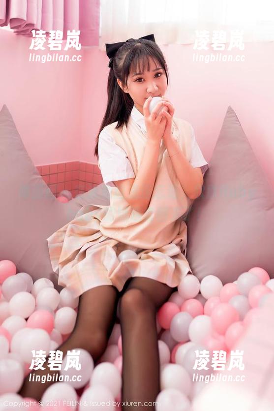 嗲囡囡 - 在泳池边流连忘返，欣欣Rubybaby的精选套图来了！