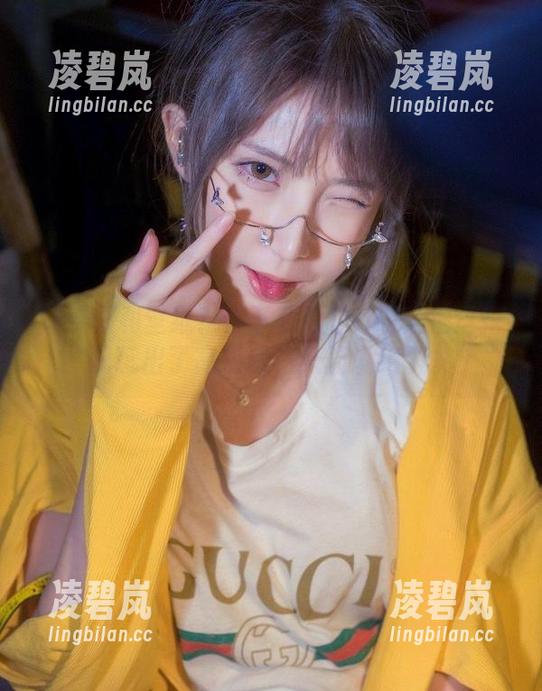 体操服和壁纸？在下萝莉控ii硬是把这搭配玩出了高级感，只能说绝了。