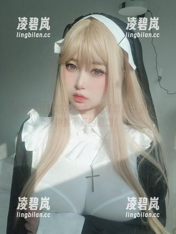 说好的夏日呢？女主K的写真每一张都有种解不开的悬念！