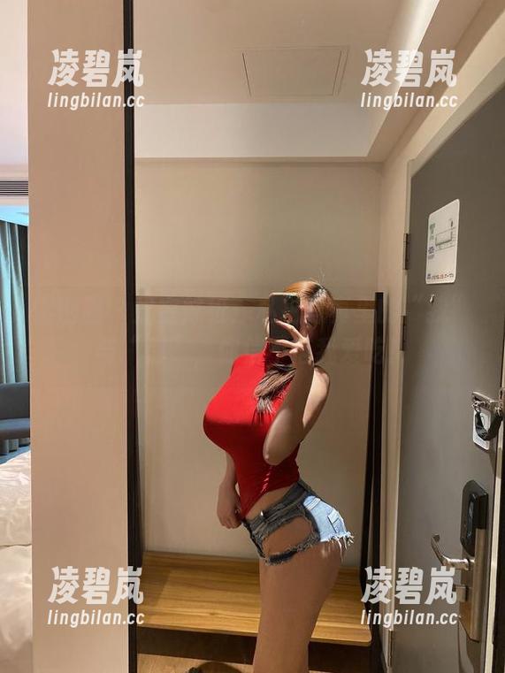 微密圈 - 奶宝妹纸：私拍写真里的“我”与“你”，你信不信我爱吃！