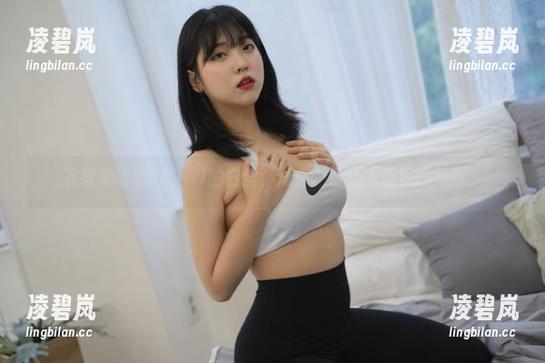 下载宋哈娜(송하나)的白丝，送你一份让人羡慕的气氛。