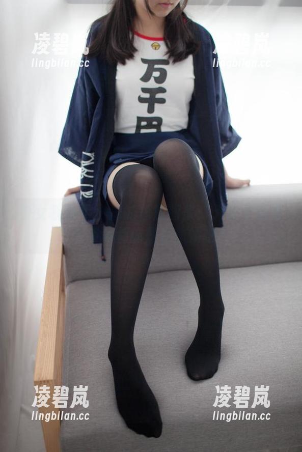 少女秩序-小满 少女秩序 - 小满的私房图集:天台上的每个姿势都像是在撒娇吧?