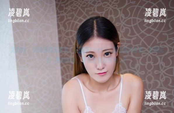 尤物馆 - 姐姐的脸庞聚集，孟狐狸FoxYini精选照片合集，有种光影䁐丽的诱惑，是我想象的那种...？