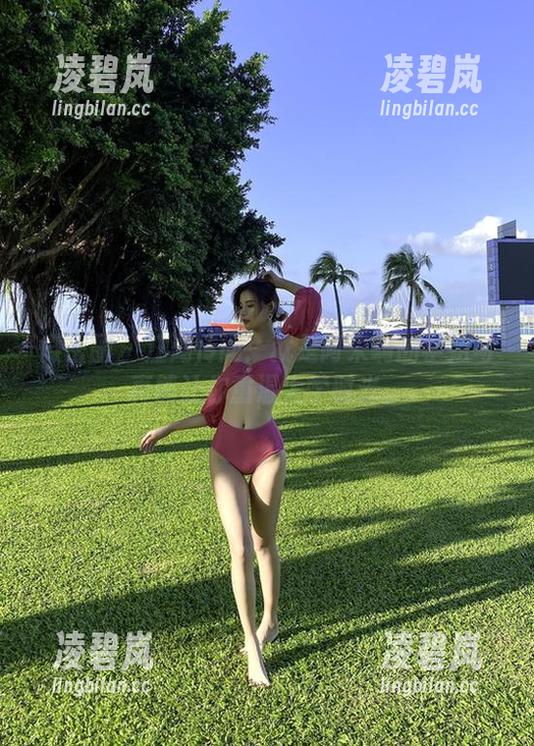 微密圈 - 江湖传闻：就是阿朱啊的学姐写真能让你重温大学时光。
