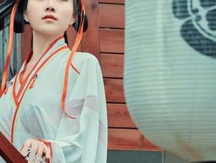 年年Nnian的写真，不得不服，玉兔公主居然让人觉得她在COS里变得年轻了好多岁？