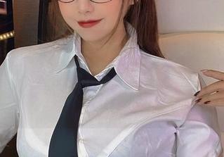 微密圈 – 遇见张思允nice，穿上JK制服，这图包分享或许会带来些意想不到的乐趣！