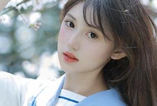 全套“天使”图片里的怡子yiii，认真说，她那小秀肩看得我……好吧确实。