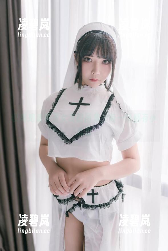 收集抱走莫子女友的图集，每一帧都有小心思