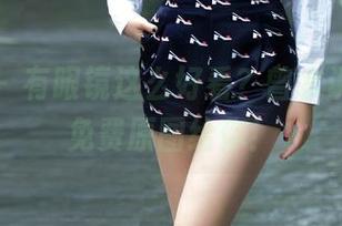 推女郎 – 有眼镜这么好看？曾水说：来，免费原图给你！