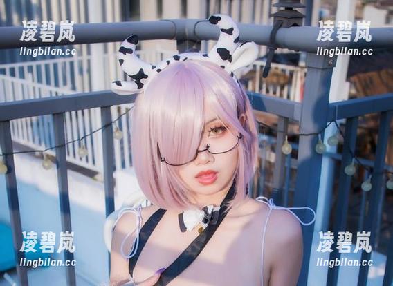 写真里末夜787的无圣光，套装让我想说声“好家伙”。